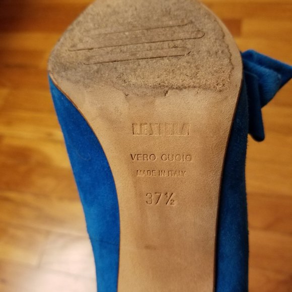 Le Silla $729 Italian Suede Pumps - Picture 9 of 12